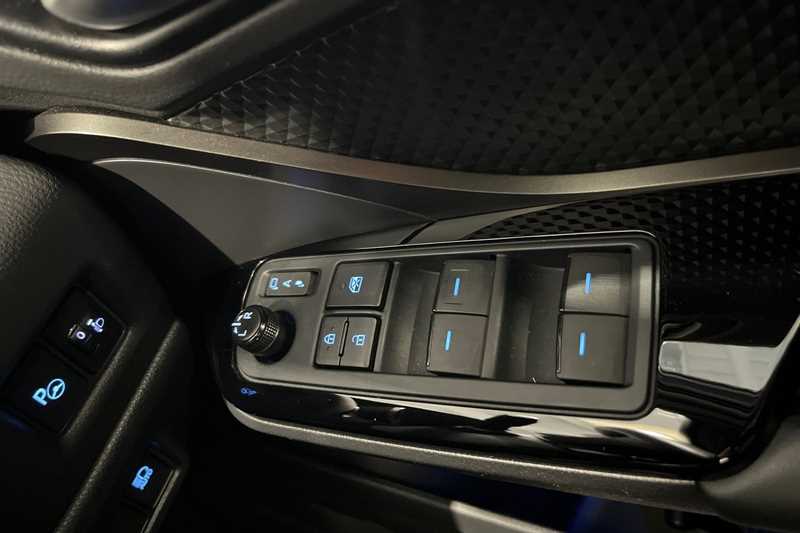 Used Toyota C-HR 2023 for sale - 78216896: Photo 16