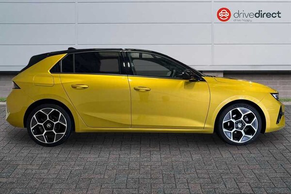 Used Vauxhall Astra 2023 for sale - 76096679: Photo 2