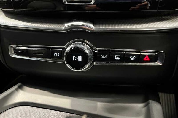 Used Volvo XC60 2021 for sale - 75129643: Photo 41