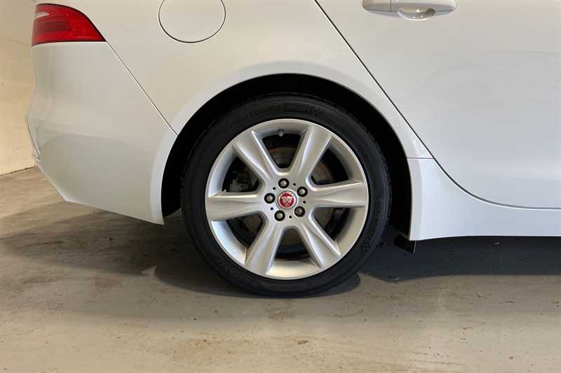 Used Jaguar XE 2018 for sale - 76525276: Photo 10