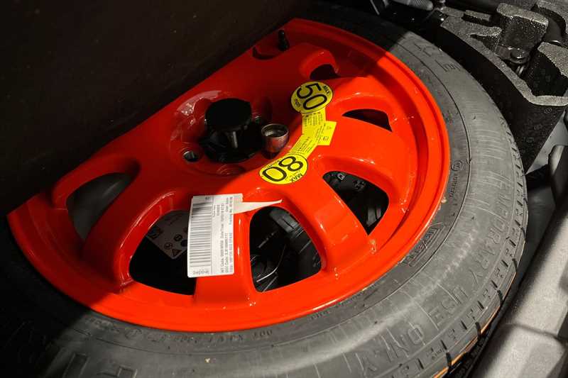 Used Jaguar XE 2018 for sale - 76525276: Photo 37