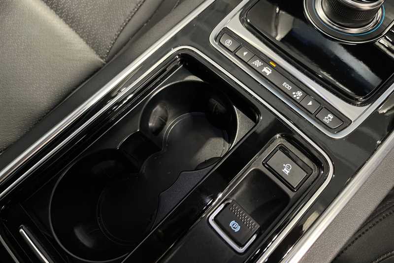 Used Jaguar XE 2018 for sale - 76525276: Photo 44