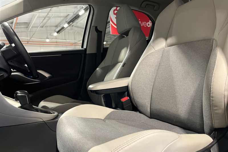 Used Toyota Yaris 2023 for sale - 76462515: Photo 23