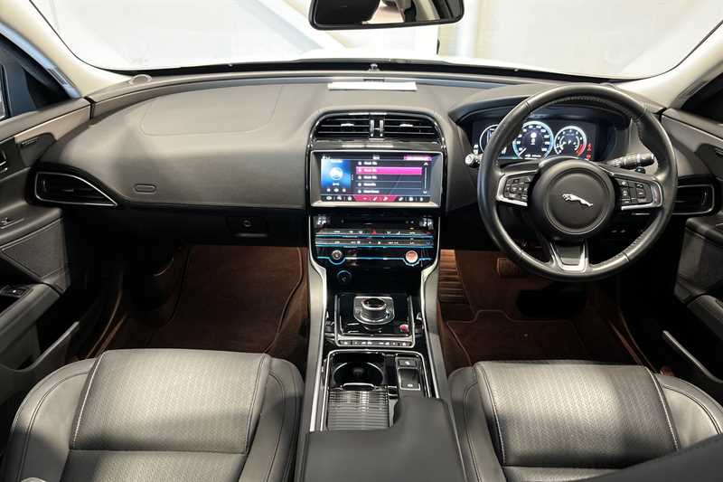 Used Jaguar XE 2018 for sale - 76448758: Photo 13