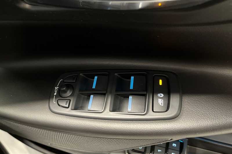 Used Jaguar XE 2018 for sale - 76443793: Photo 16