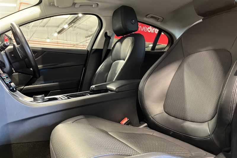 Used Jaguar XE 2018 for sale - 76443793: Photo 23