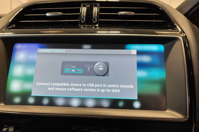 Used Jaguar XE 2018 for sale - 76443793: Photo 41