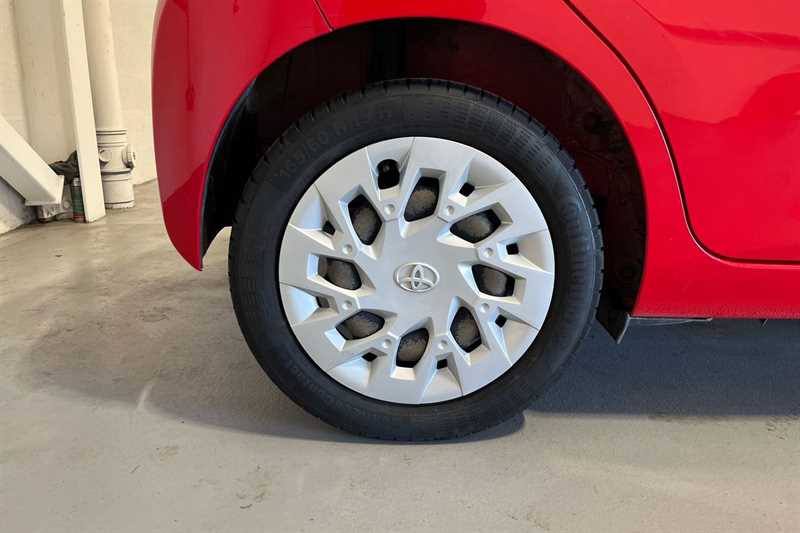 Used Toyota AYGO 2018 for sale - 77943972: Photo 10