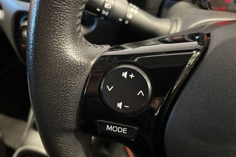 Used Toyota AYGO 2018 for sale - 77943972: Photo 21