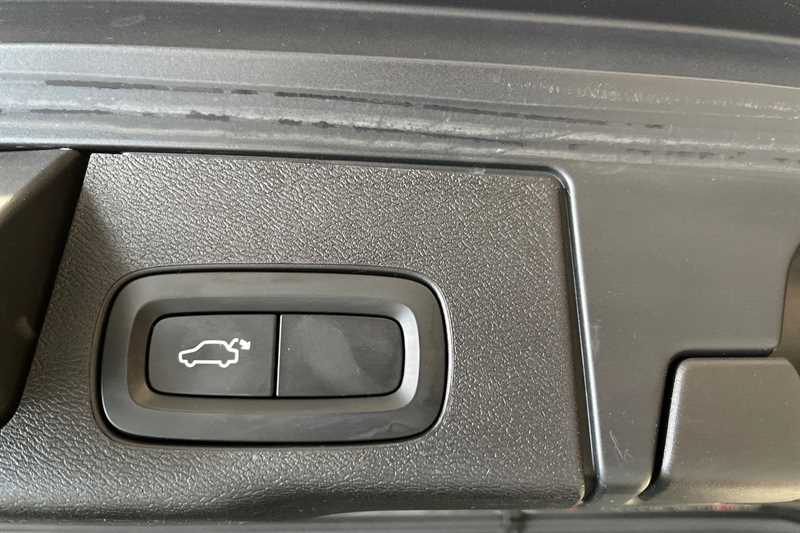 Used Volvo XC60 2021 for sale - 76462564: Photo 44