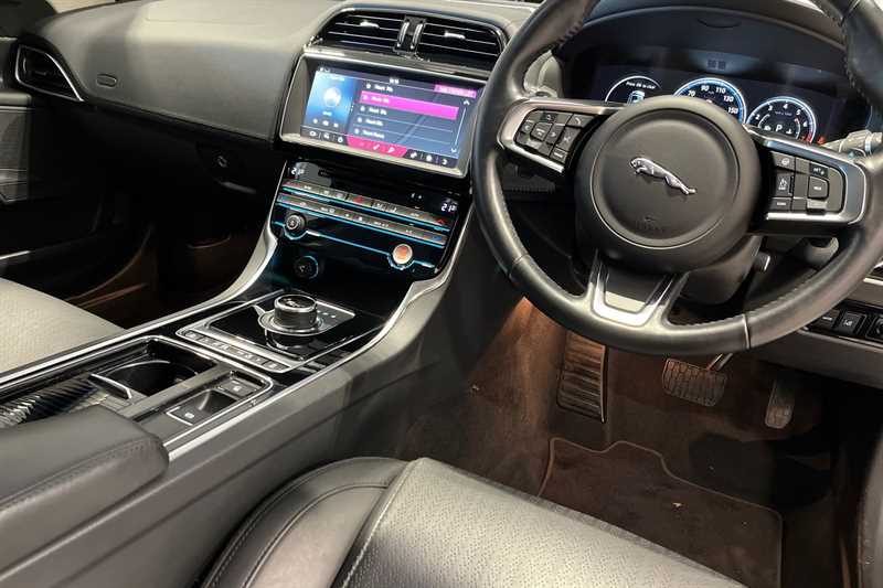 Used Jaguar XE 2018 for sale - 76462959: Photo 14