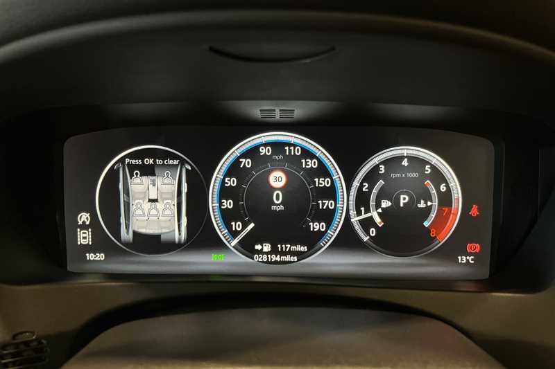 Used Jaguar XE 2018 for sale - 76462959: Photo 20