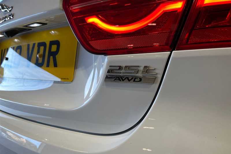 Used Jaguar XE 2018 for sale - 76462959: Photo 30