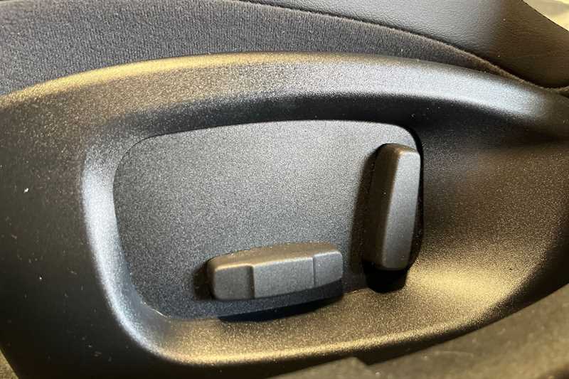 Used Jaguar XE 2018 for sale - 76462959: Photo 43