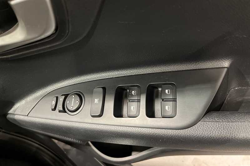 Used Kia Stonic 2023 for sale - 77699937: Photo 16