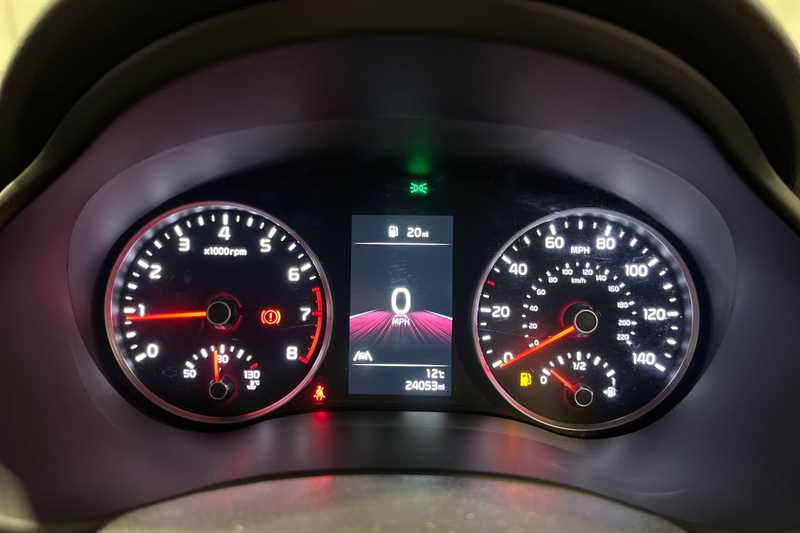 Used Kia Stonic 2023 for sale - 77699937: Photo 20