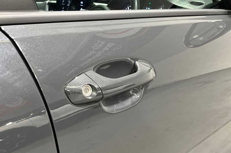 Used Kia Stonic 2023 for sale - 77699937: Photo 33