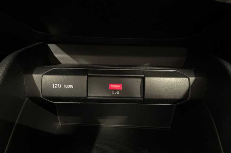 Used Kia Stonic 2023 for sale - 77699937: Photo 41