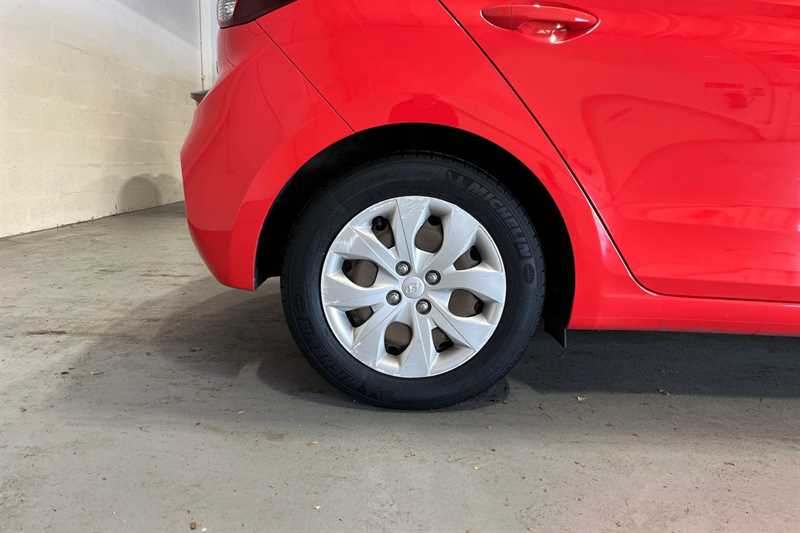 Used Hyundai i20 2018 for sale - 76529795: Photo 10