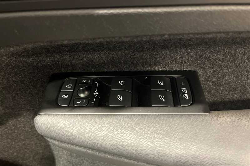 Used Volvo XC40 2022 for sale - 76734135: Photo 16