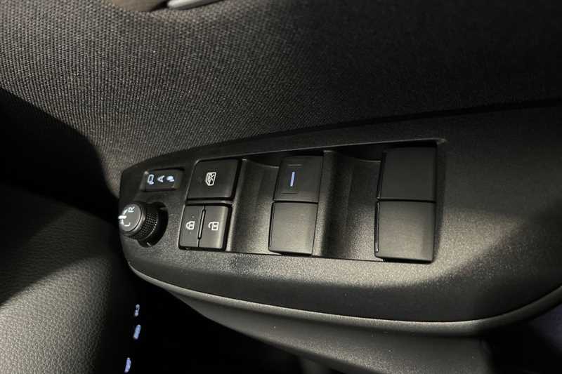 Used Toyota Yaris Cross for sale - 77829200: Photo 16