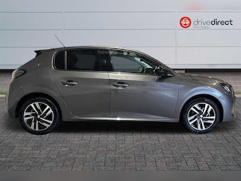 Used Peugeot 208 2023 for sale - 77402436: Photo