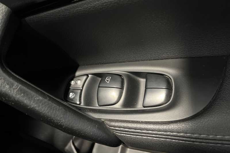 Used Nissan Qashqai 2015 for sale - 76525206: Photo 16