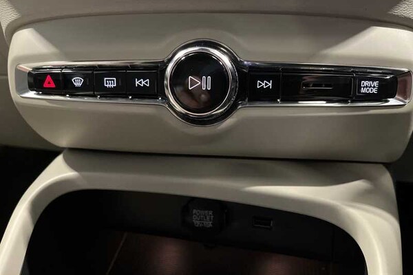 Used Volvo XC40 2020 for sale - 75259472: Photo 42