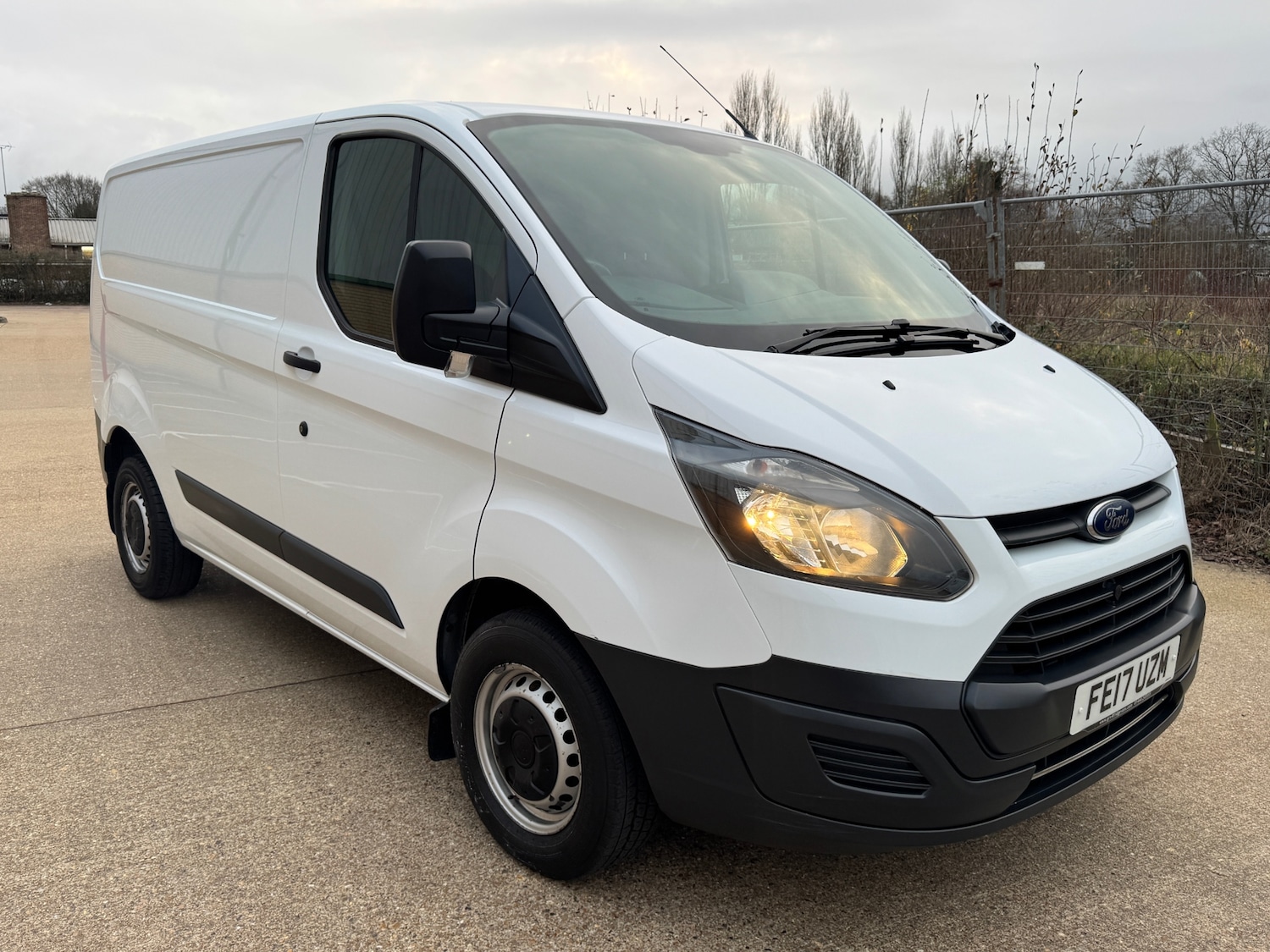 Used Ford Transit Custom 2017 for sale - 77689301: Photo 1