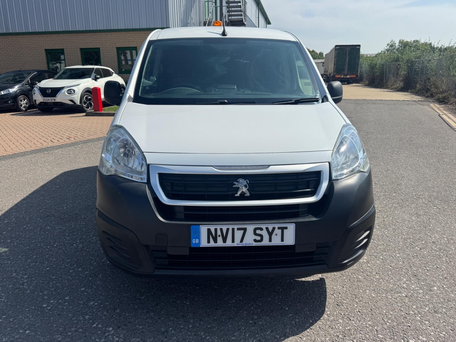 Used Peugeot Partner 2017 for sale - 77352041: Photo 2