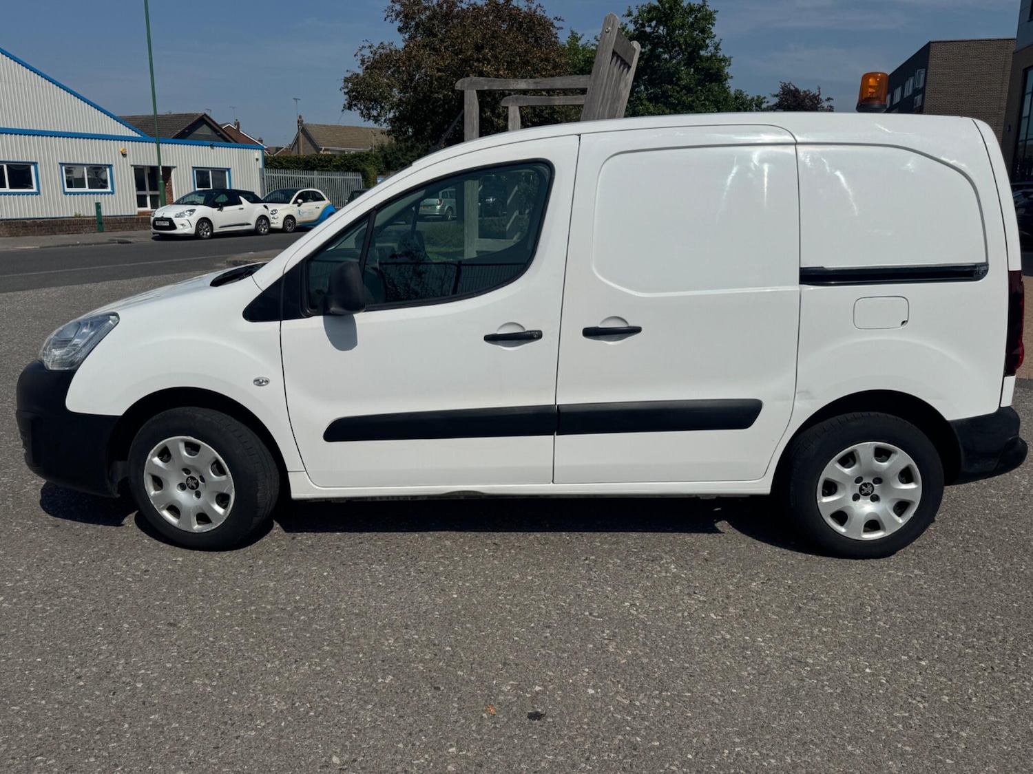 Used Peugeot Partner 2017 for sale - 77352041: Photo 4