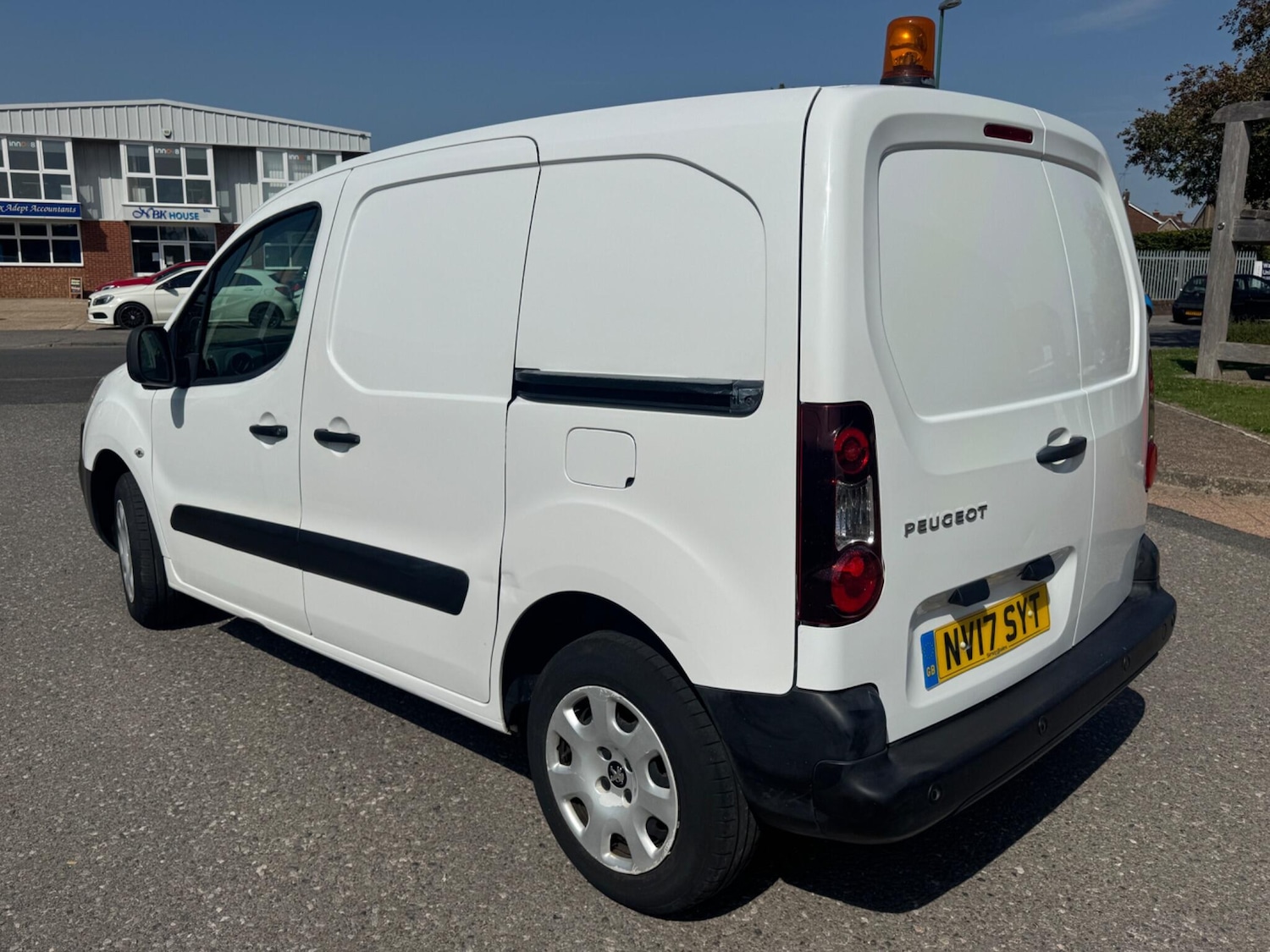 Used Peugeot Partner 2017 for sale - 77352041: Photo 5