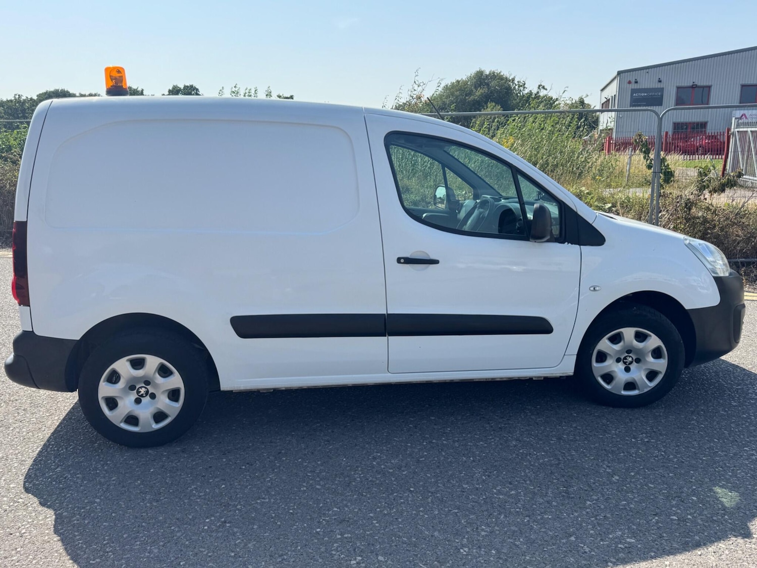 Used Peugeot Partner 2017 for sale - 77352041: Photo 8