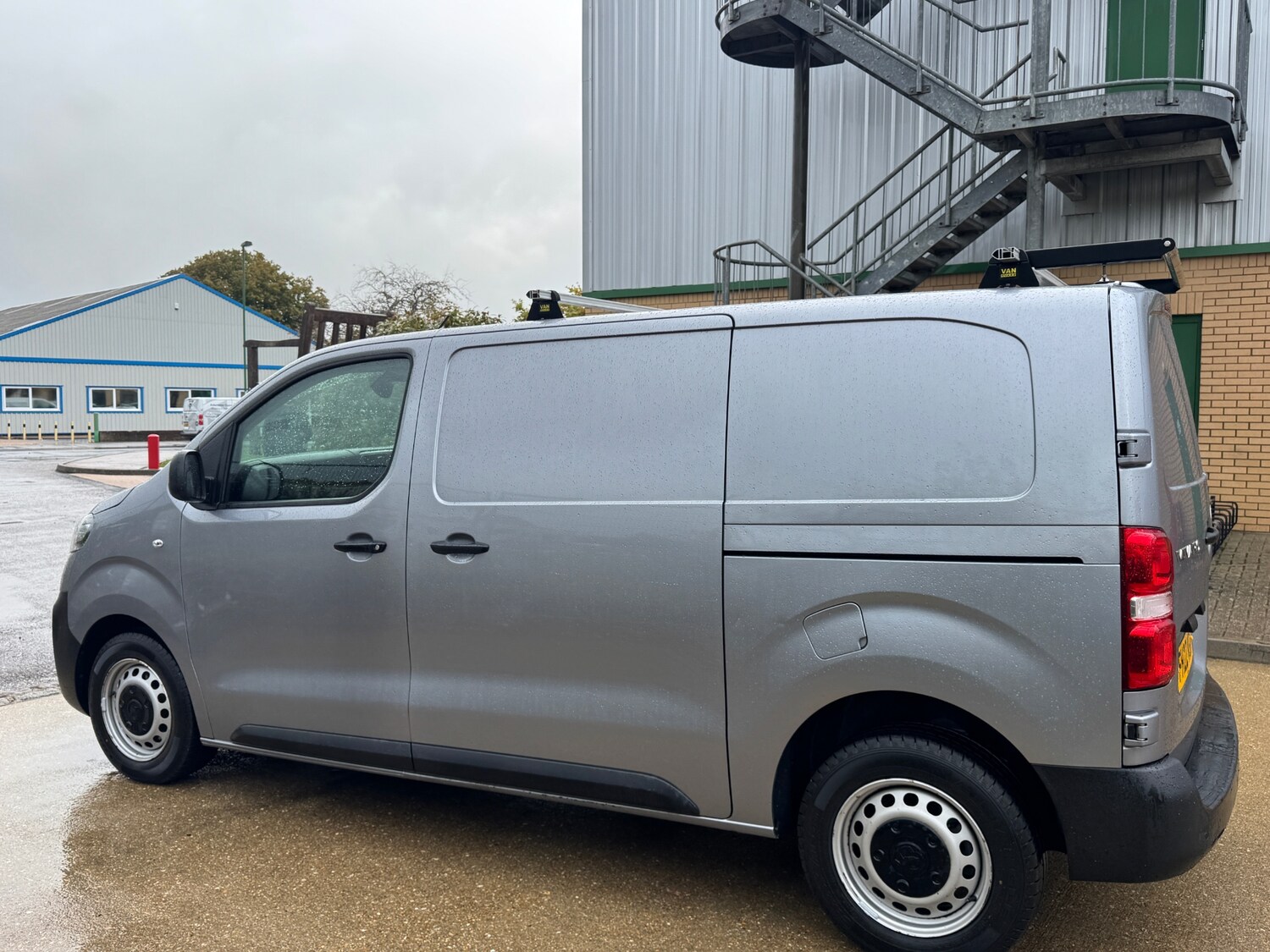 Used Vauxhall Vivaro 2022 for sale - 77689309: Photo 4