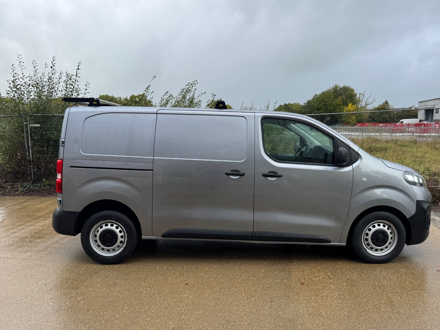 Used Vauxhall Vivaro 2022 for sale - 77689309: Photo 8