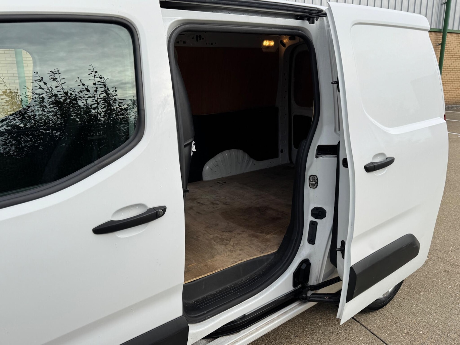 Used Peugeot Partner 2021 for sale - 77352028: Photo 11