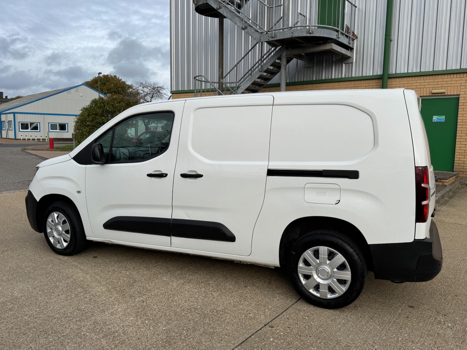 Used Peugeot Partner 2021 for sale - 77352028: Photo 4