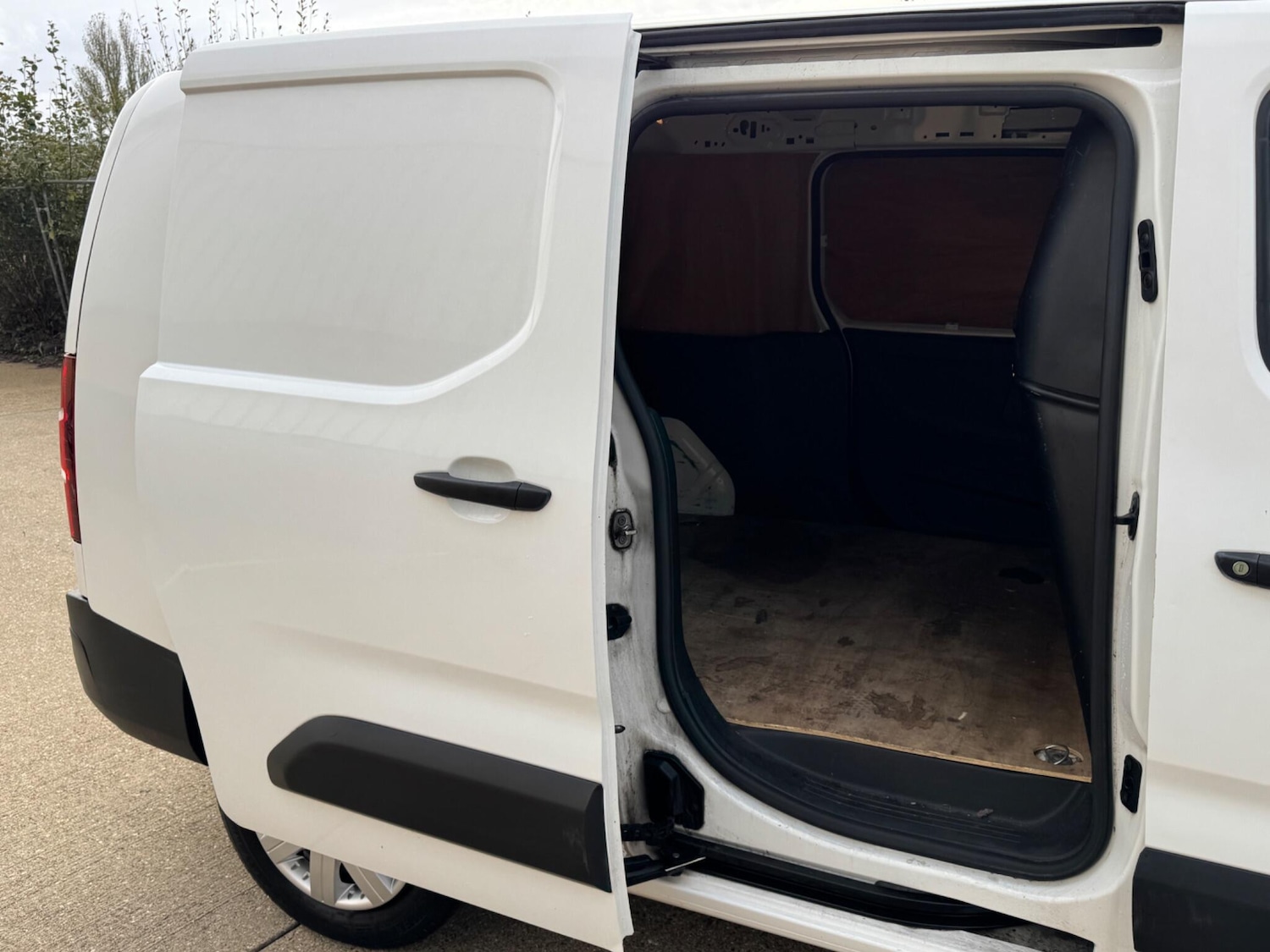 Used Peugeot Partner 2021 for sale - 77352028: Photo 9