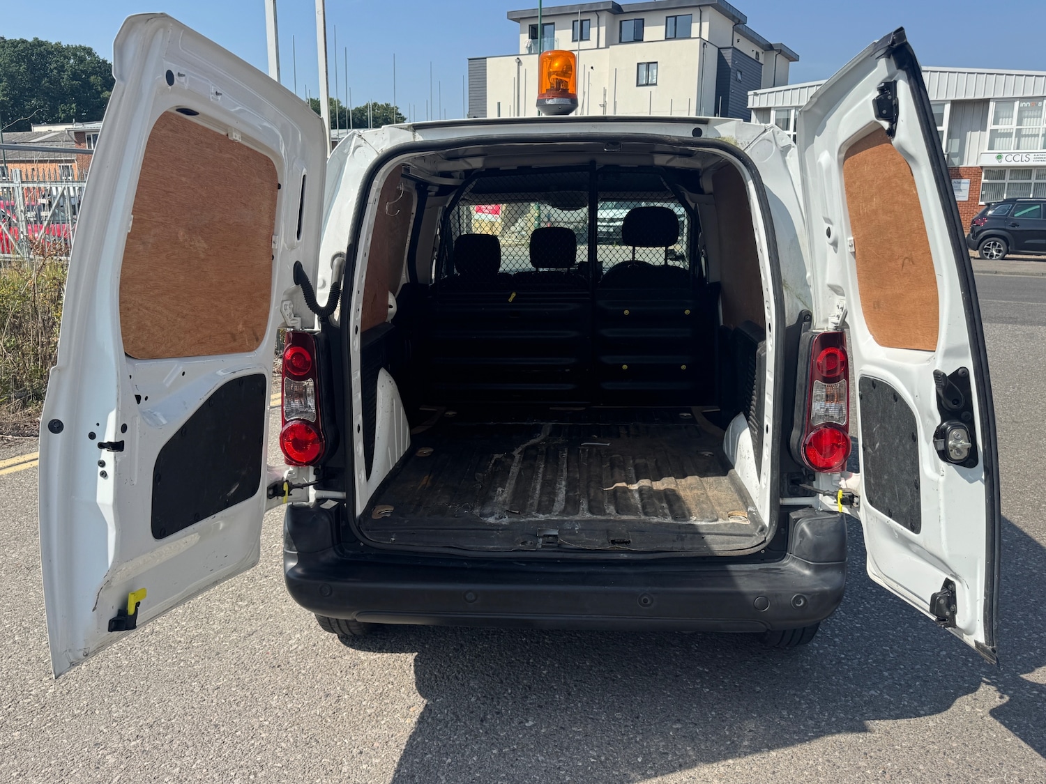 Used Peugeot Partner 2017 for sale - 77689323: Photo 13