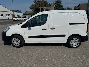 Used Peugeot Partner 2017 for sale - 77689323: Photo