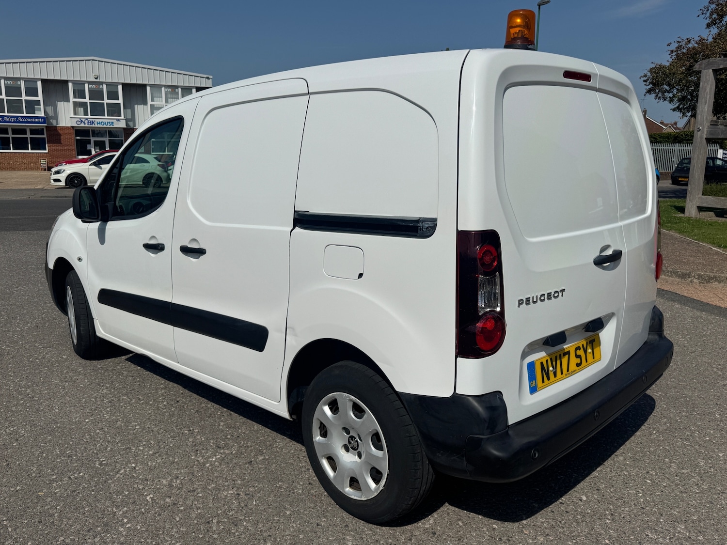 Used Peugeot Partner 2017 for sale - 77689323: Photo 5