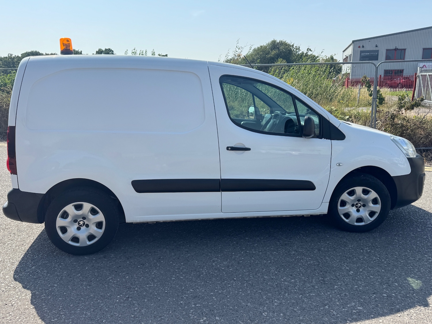 Used Peugeot Partner 2017 for sale - 77689323: Photo 8