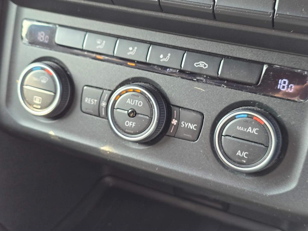 Used Volkswagen Amarok 2019 for sale - 76702288: Photo 38