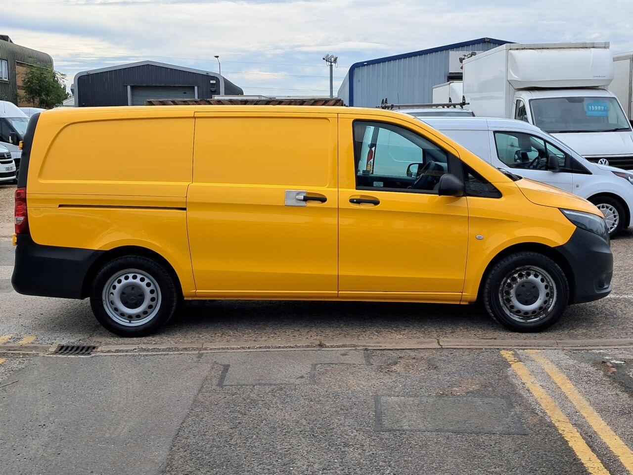 Used Mercedes-Benz Vito 2017 for sale - 76996385: Photo 4