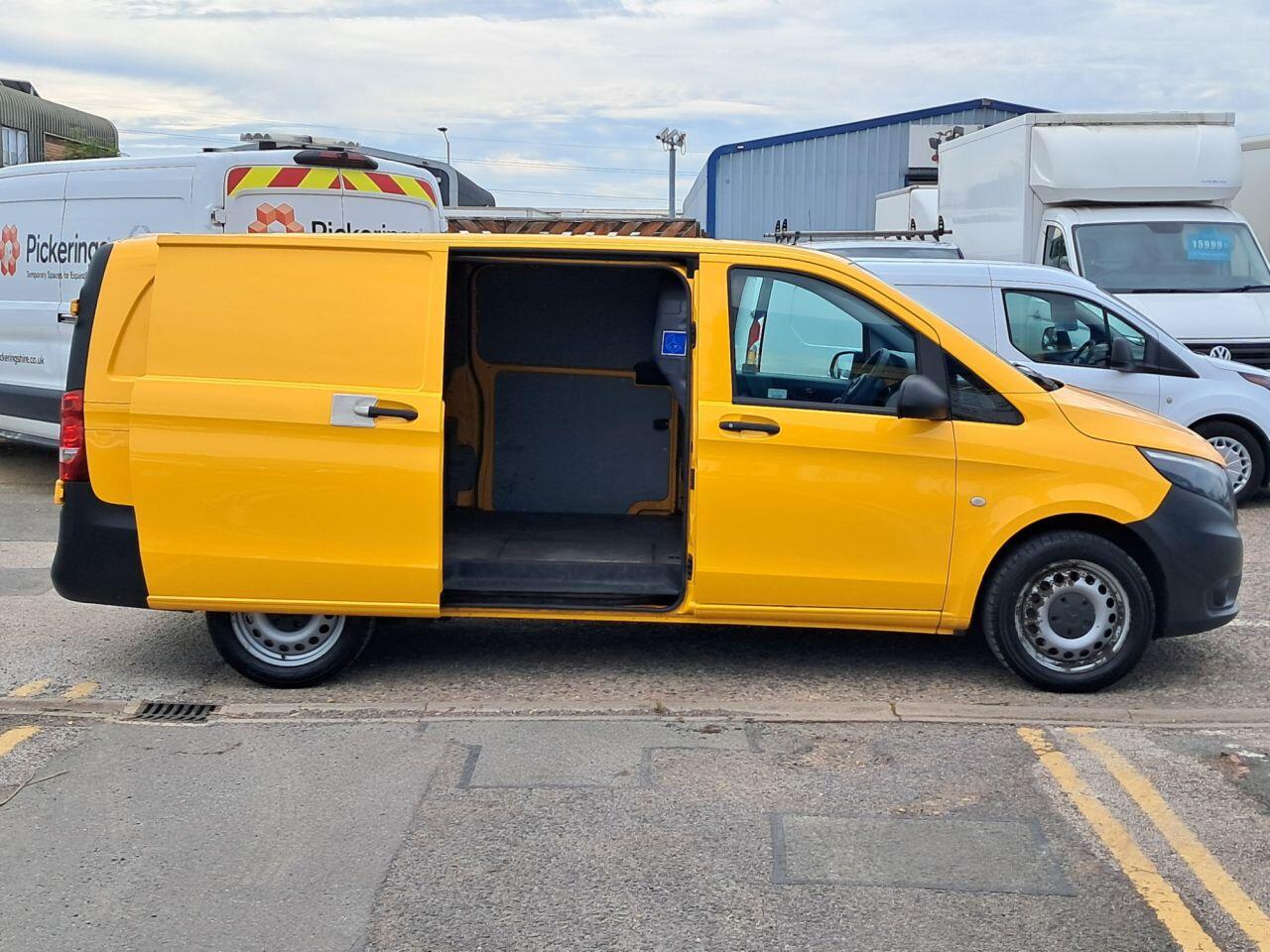 Used Mercedes-Benz Vito 2017 for sale - 76996385: Photo 5