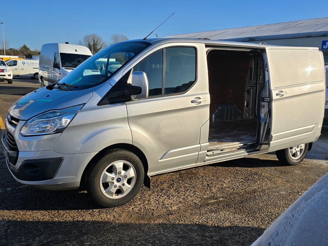 Used Ford Transit Custom 2015 for sale - 76702485: Photo 10