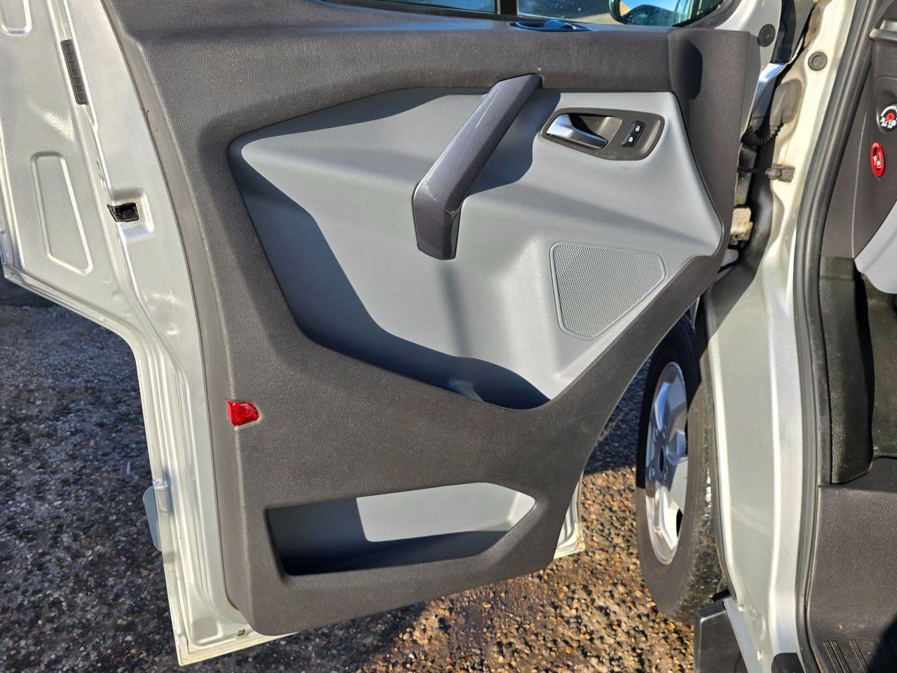 Used Ford Transit Custom 2015 for sale - 76702485: Photo 11