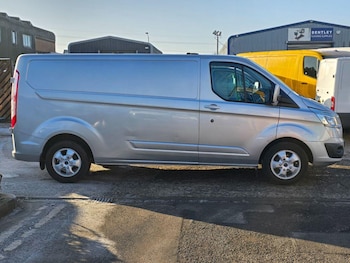 Used Ford Transit Custom 2015 for sale - 76702485: Photo
