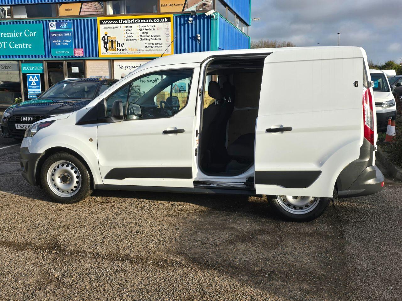 Used Ford Transit Connect 2017 for sale - 76913141: Photo 12