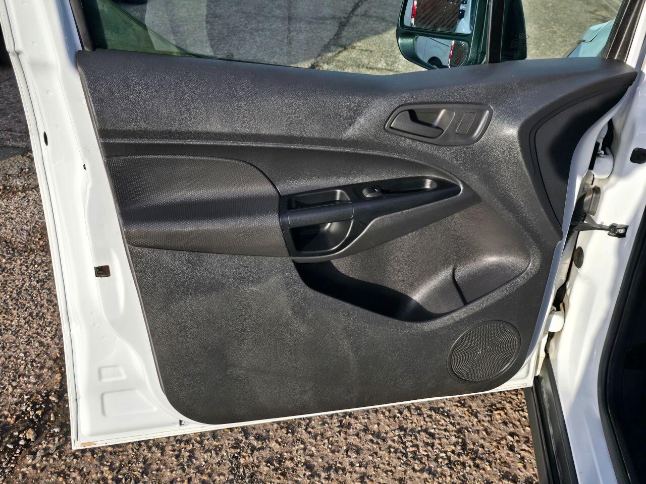 Used Ford Transit Connect 2017 for sale - 76913141: Photo 13